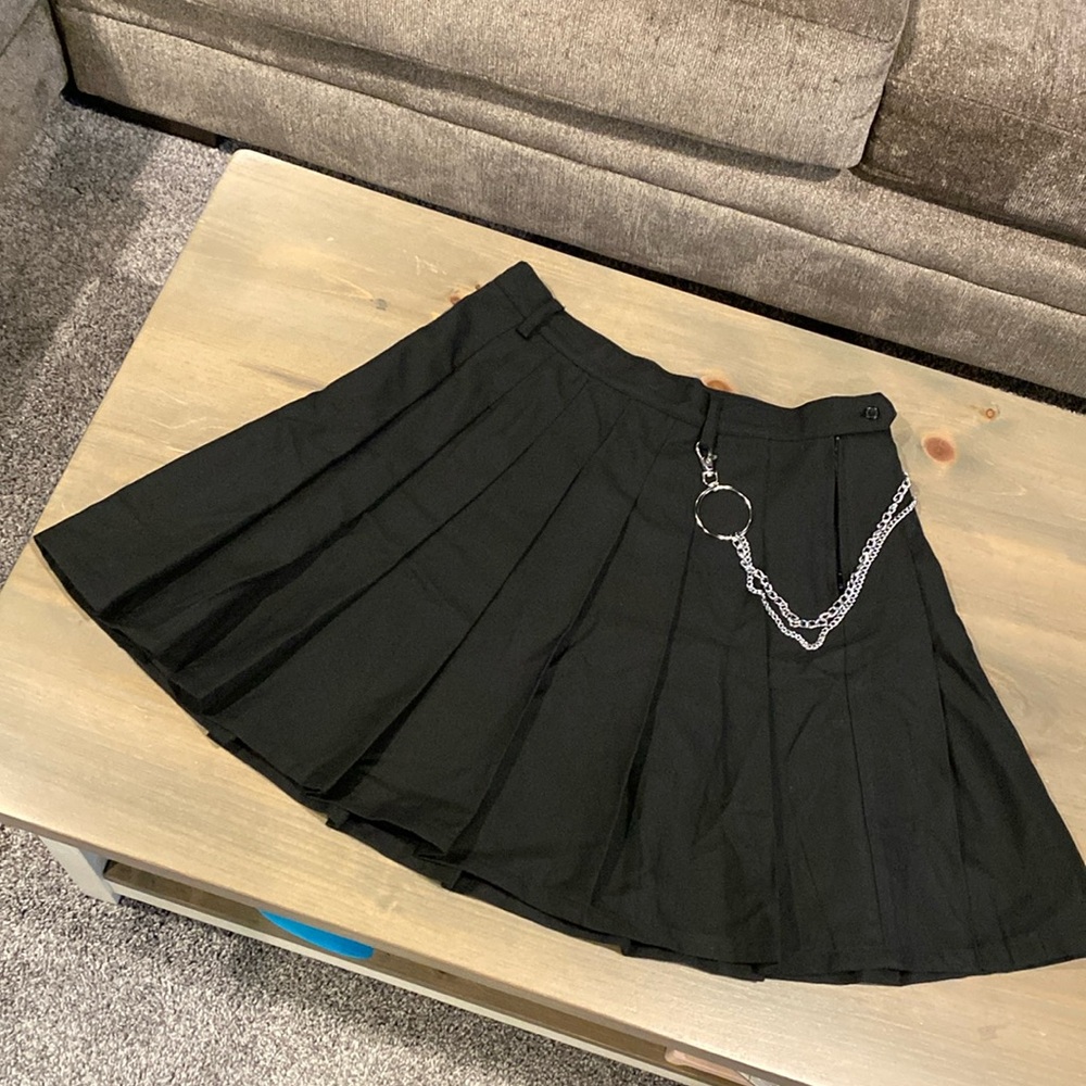 Hot Topic O Ring Pleated Skirt Size: S (juniors)